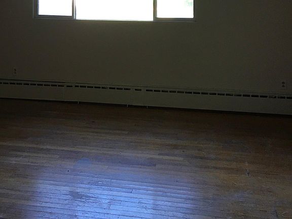 4th image of 26 Brook Ave #1