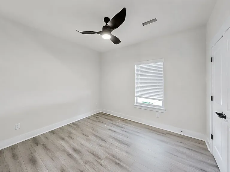 284 Stoneykirk Dr — Photo 14