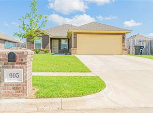 905 SW 12th St, Moore, OK 73160
