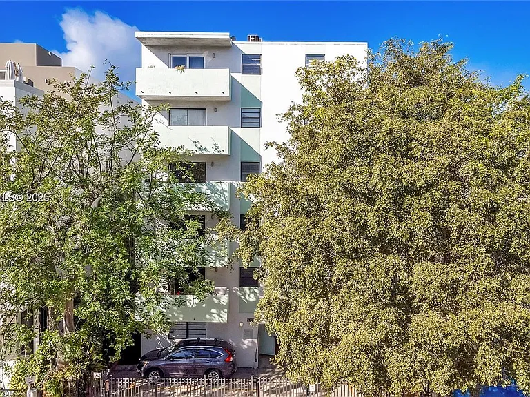 1418 Collins Ave #504 — Photo 19