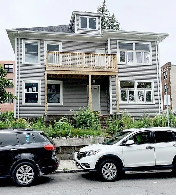 Building Photo 3