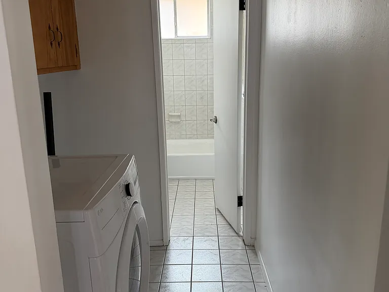 1906 Marshallfield Ln — Photo 21