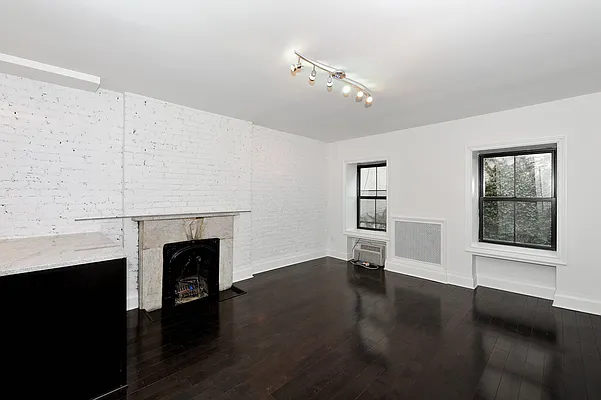 Rented by Aether Property Group | media 13