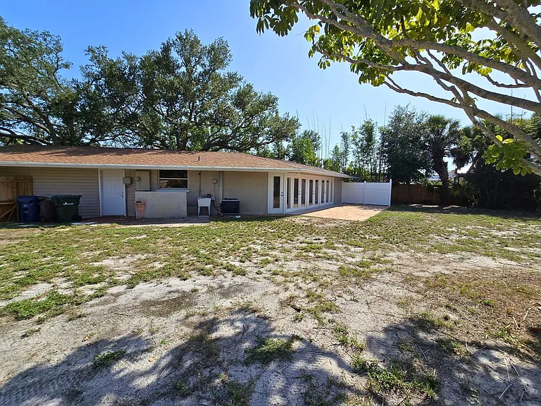 2101 Alvarado Ln — Photo 21