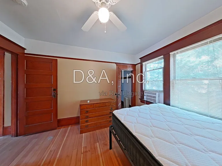 744 SW 14th St — Photo 13