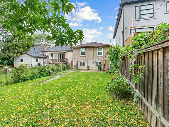 5th image of 65 Holmstead Ave