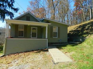2568 E Finley Dr, Claysville, PA 15323