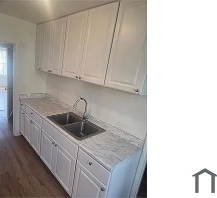 2318 1/2 S Ridgeley Dr — Photo 5