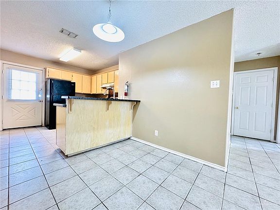 5th image of 1219 W Carmen Ave #4