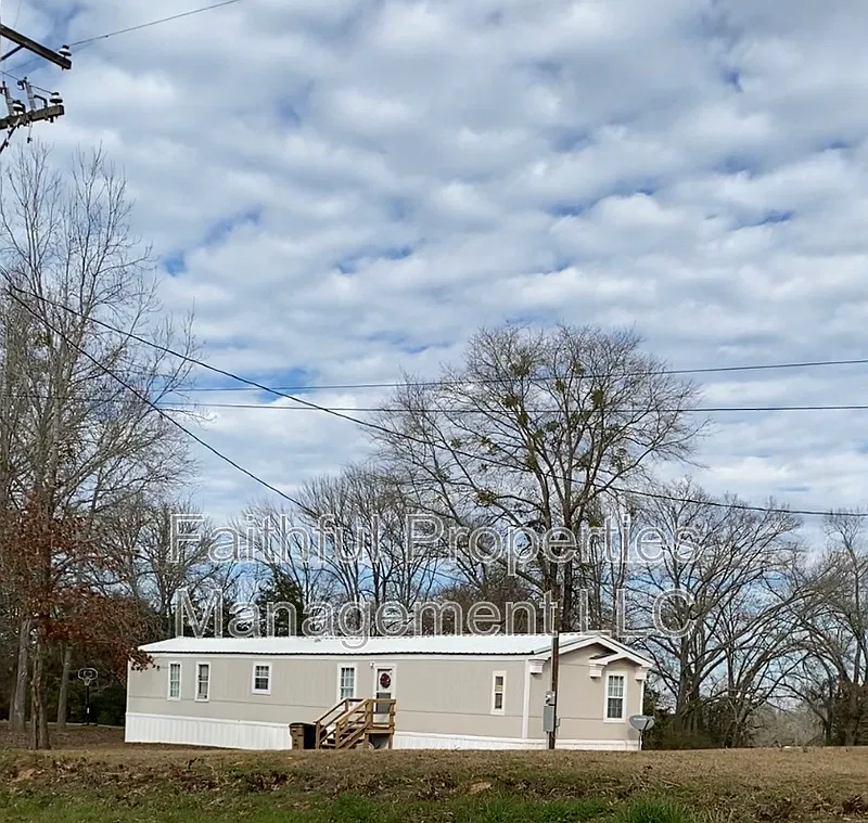 3 bed, 2.0 bath, $1,200 — Photo 1