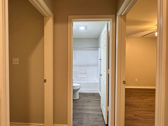 5th image of 2525 Roy Rd #1101