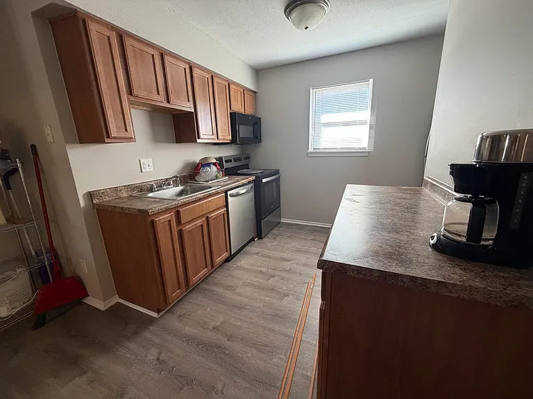 203 Wheaton Ct — Photo 5