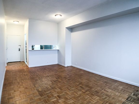 3rd image of 225 W 83rd St APT 18H