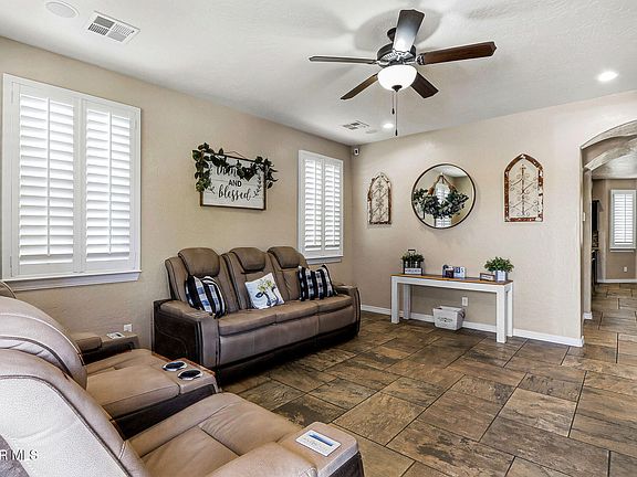 5th image of 326 Silverhill Pl