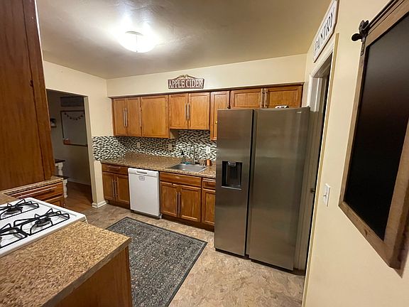 4th image of 39 Sassafras Dr