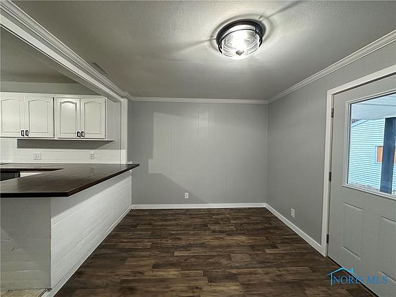 3rd image of 6847 Dorr St