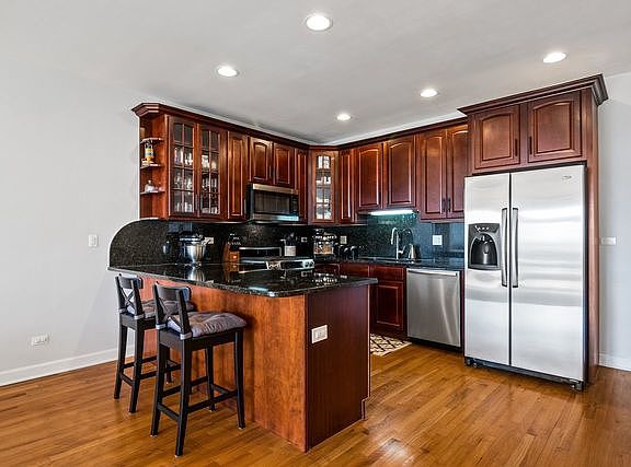 5th image of 5321 N Lincoln Ave APT 4D