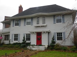2516 Kenilworth Rd, Cleveland Heights, OH 44106
