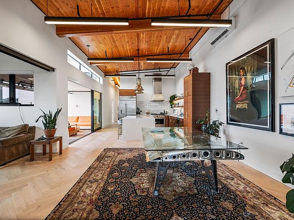 3rd image of 200 Panetta Ave #3