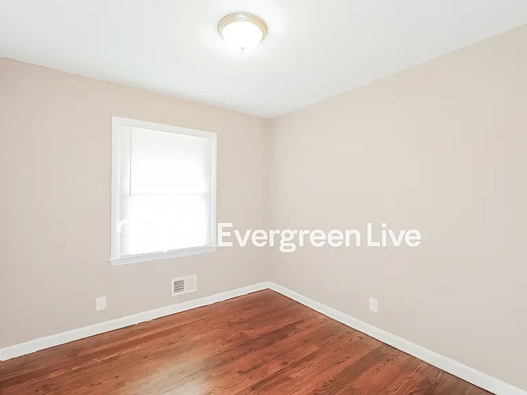 8716 Kentucky Ave — Photo 13