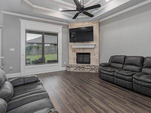 3rd image of 544 Wellington Pl