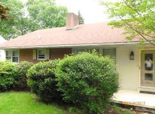 1305 Garden Ln, Reading, PA 19611