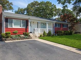 252 Estelle Ave, Holbrook, NY 11741
