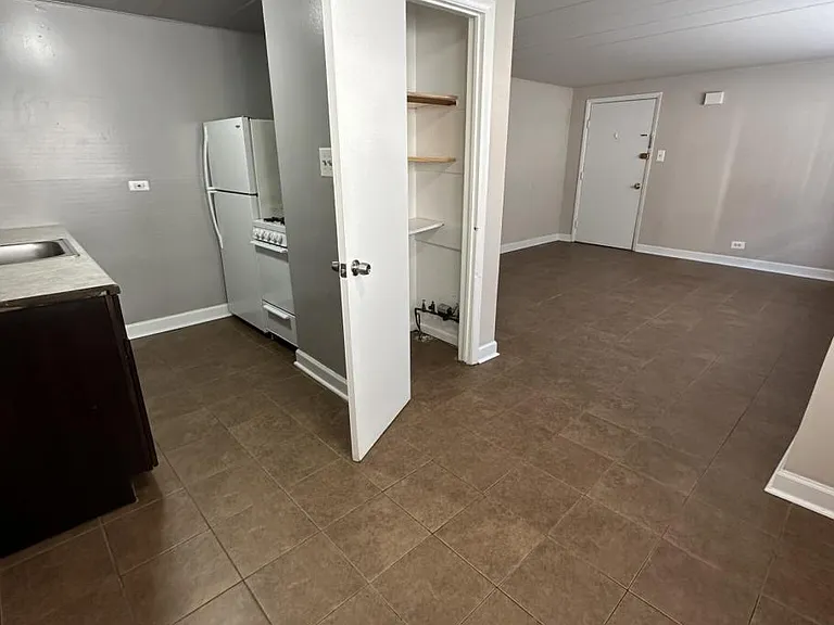 9610 Ivanhoe Ave #14 — Photo 1