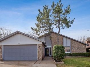 805 Mustang Dr, Saginaw, TX 76179