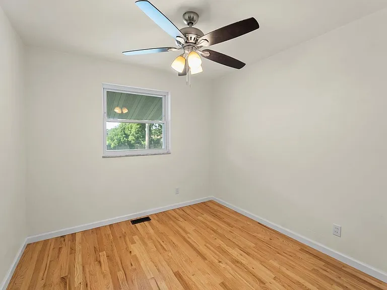 405 Fontainebleau — Photo 8