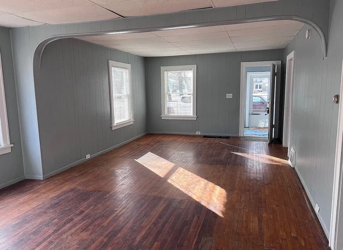 2 bed, 876 sqft, $1,300 — Photo 2
