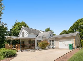 115 Hilltop Ln, Cassopolis, MI 49031