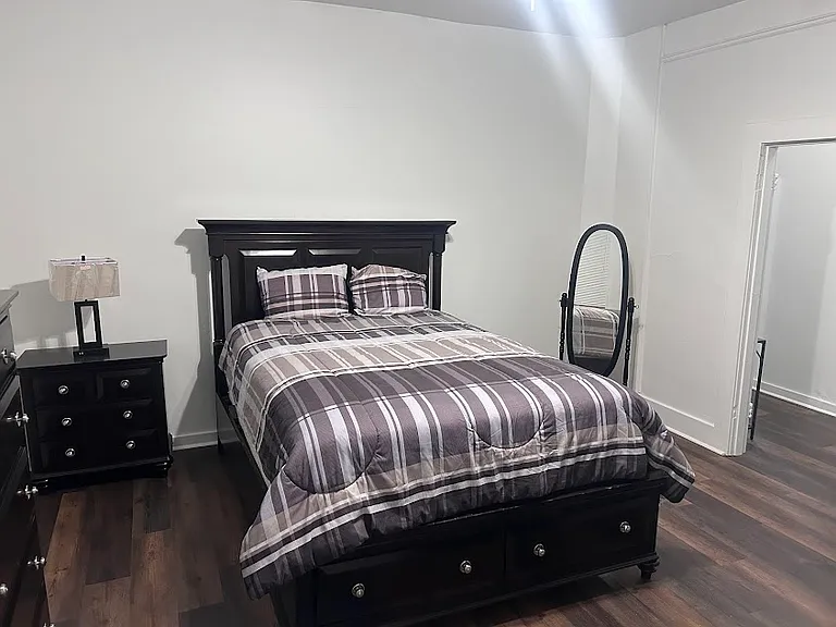 1510 N Poplar St — Photo 12