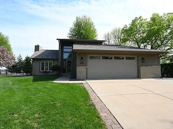 3rd image of 306 Windcrest Ln SE