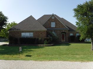 503 Islet Dr, Runaway Bay, TX 76426