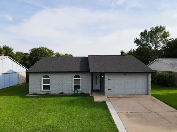 1009 Santa Fe Trl, Grand Prairie, TX 75052