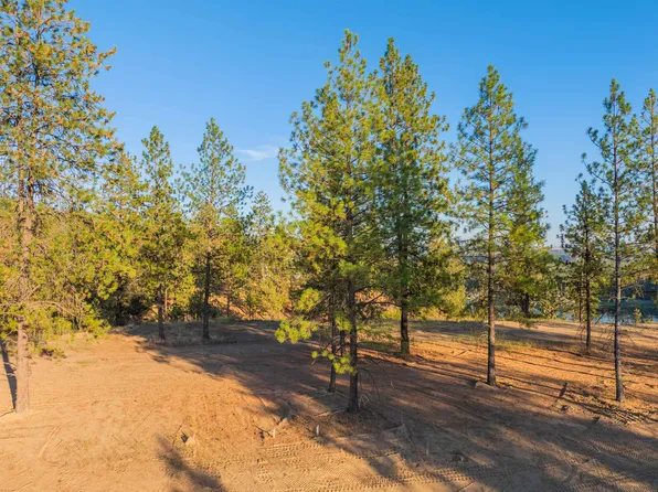 27 Legacy Way, Nine Mile Falls, WA 99026