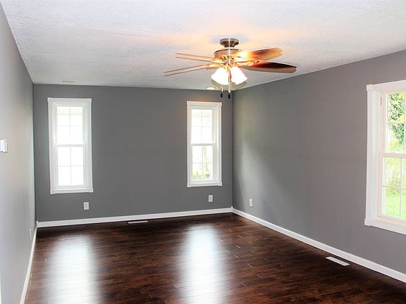 2nd image of 607 E Orlando Dr