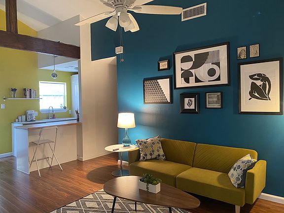 4th image of 5405 Brompton Cir #B