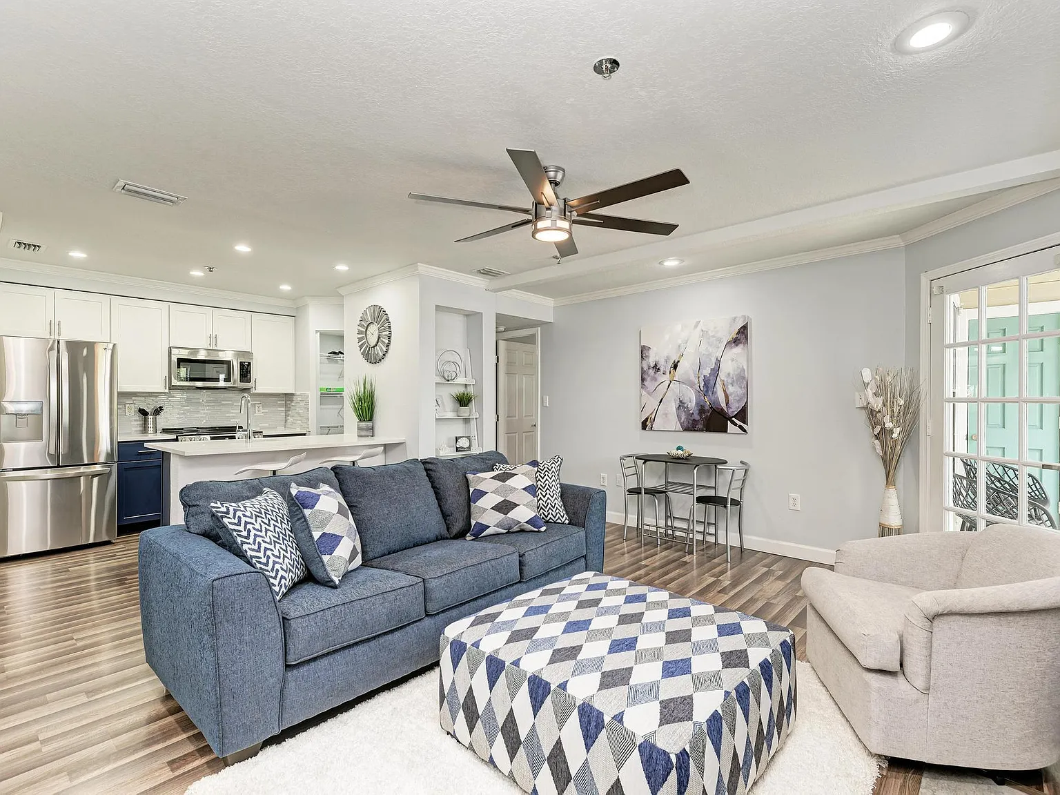 1 bed, 668 sqft, $3,150 — Photo 3