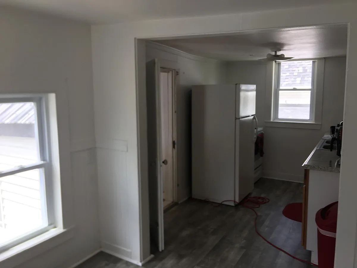 Building Photo - 15 Maple St #2