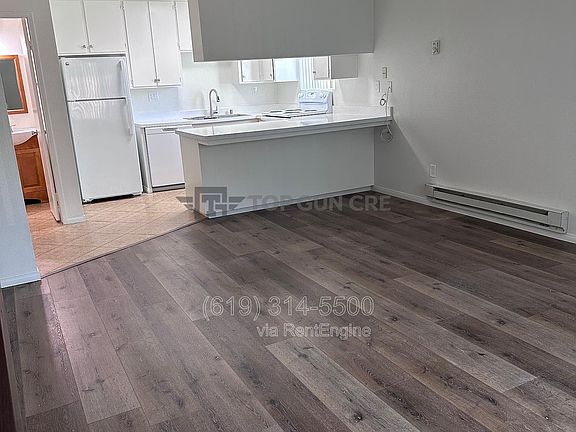 4th image of 1182 Holly Ave #D