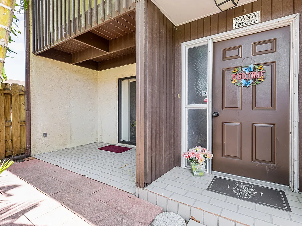 2636 Crown Ct