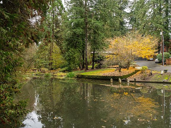 3rd image of 550 SE 26th Ave