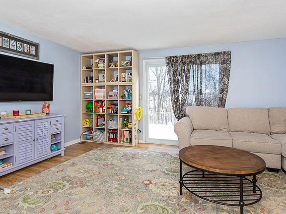5th image of 165 Iron Oak Cir