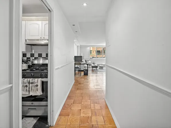 345 East 93rd Street image 9 of 14