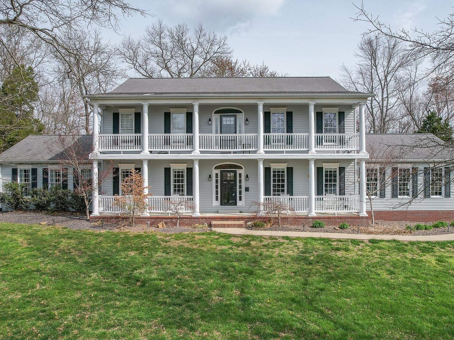 394 W Evergreen Plz S, Santa Claus, IN 47579 | Zillow