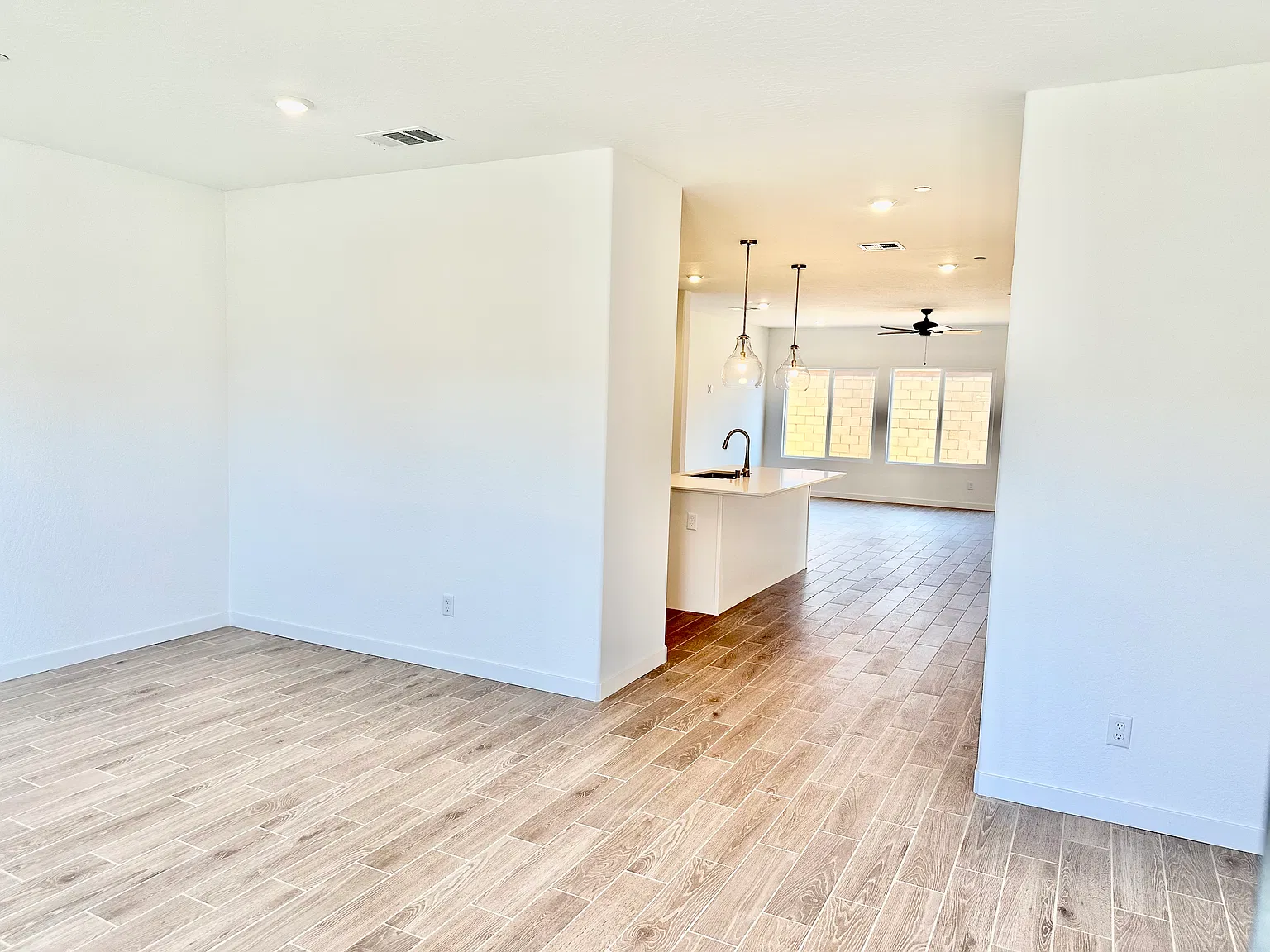 5 bed, 2985 sqft, $3,500 — Photo 2