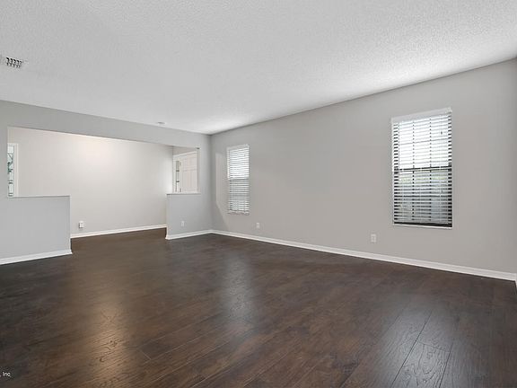 5th image of 5091 NE 61st Ave