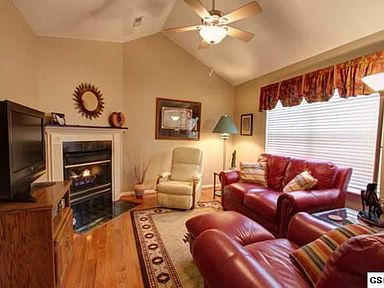 318 Creekwalk Blvd, Pigeon Forge, TN 37863 | Zillow